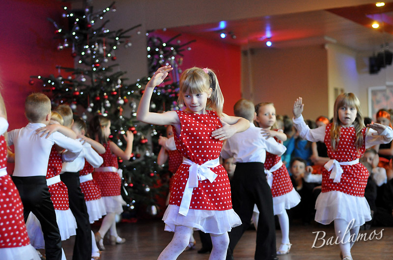 taniec-maluchy-szkola-bailamos-bydgoszcz-wigilie-2013-58